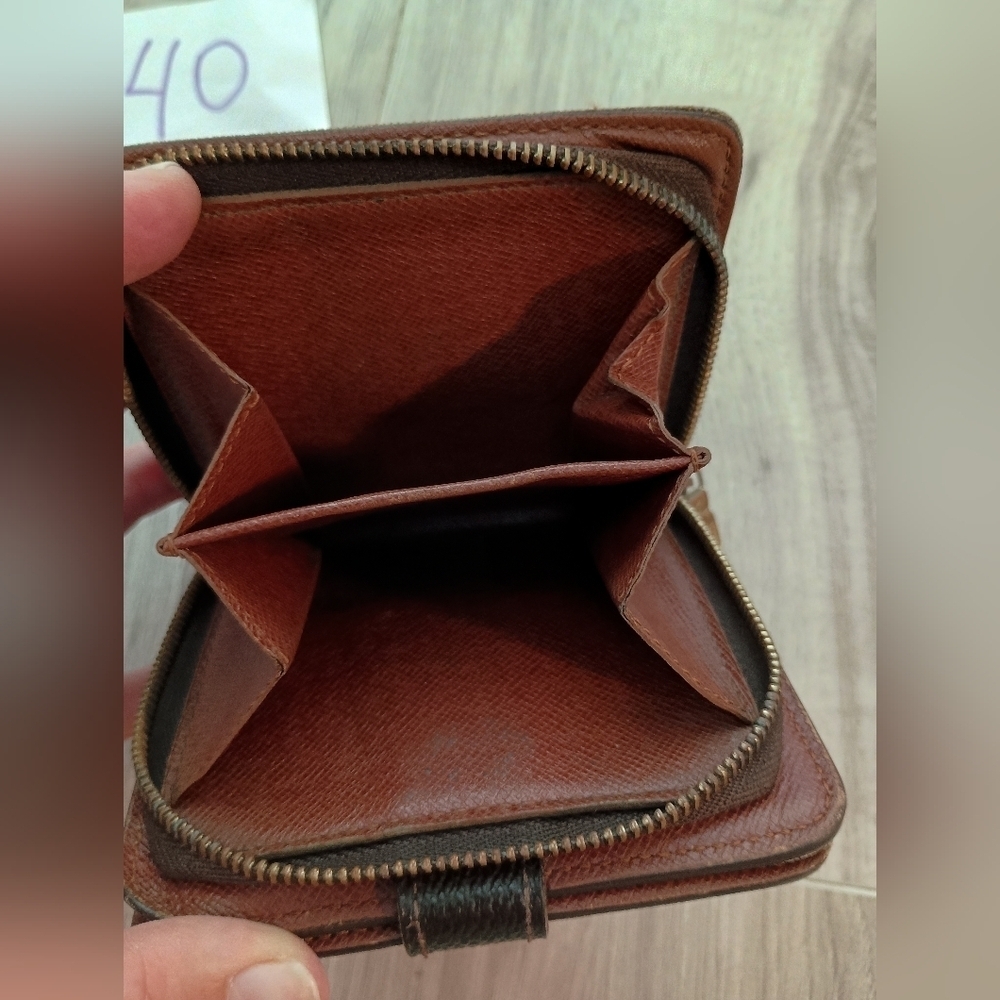 Louis Vuitton Brown Mongram Canvas Wallet Bi Fold - Picture 9 of 12